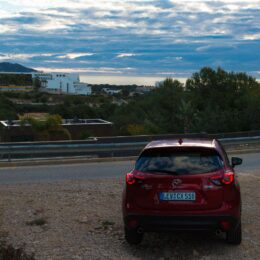 2015 Mazda CX-5 Skyactiv-D 150 AWD - Heckansicht Sonnenuntergang