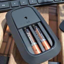 Microsoft Designer Bluetooth Desktop - Maus Batteriefach