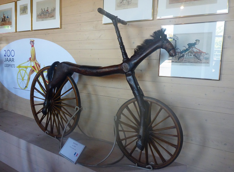 Velorama Nimwegen Fahrradmuseum Draisine Pferd