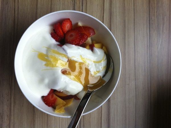 Jogurt, Yogurt, Müsli, Obst, Frühstück, Obstschale, Müslischale