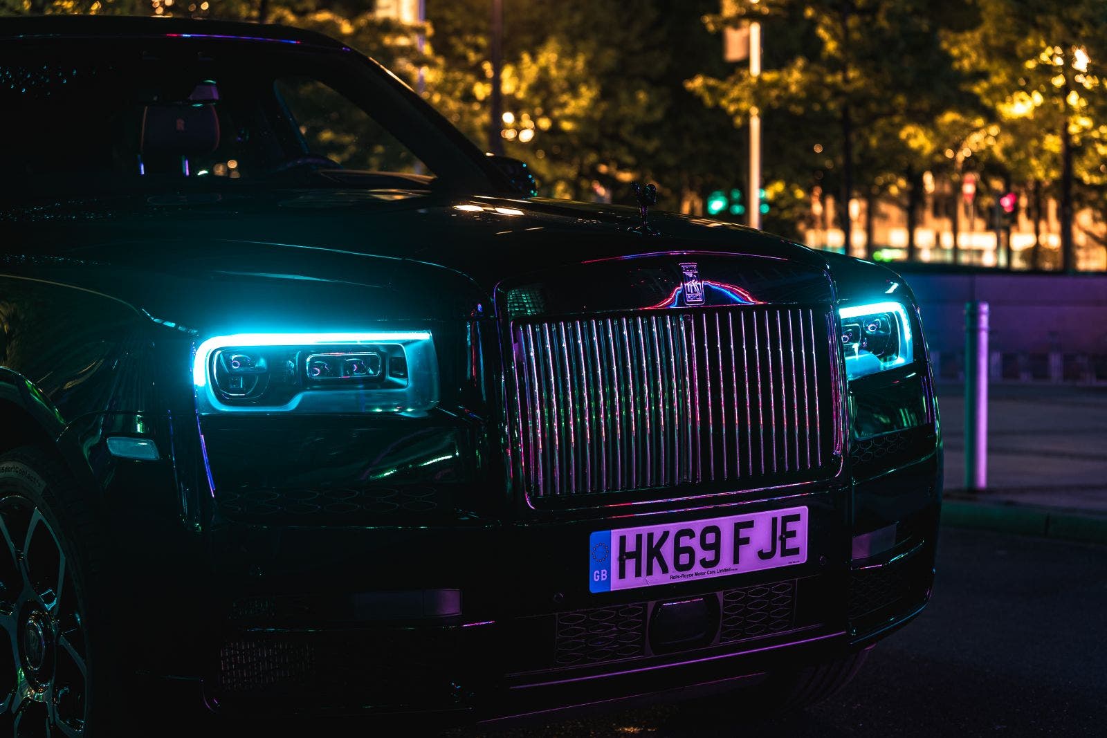 Rolls-Royce Cullinan Black Badge - König der Nacht