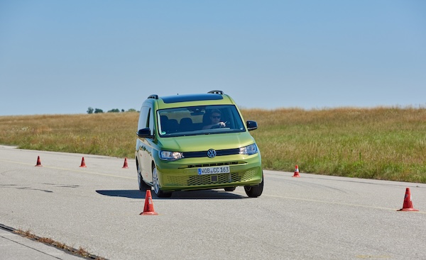 Camping, Urlaub, Freizeit, Outdoor, Natur, Reisen, Verreisen, Wohnmobil, Auto, Mobilität, Fahrzeug