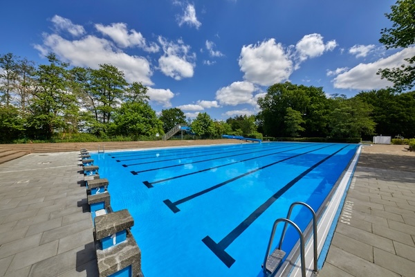 schlechtesten Freibäder in Deutschland, Sommer, Baden, Schwimmbad, Freizeit, Erholung, Ranking, Google, Rezension, Bewertung