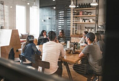 Arbeiten im Büro, Besprechung, Teammeeting